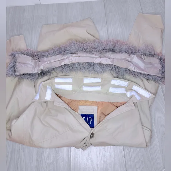 GAP VINTAGE 90’s Women’s Beige Puff Winter Jacket with Detachable Collar - Image 7