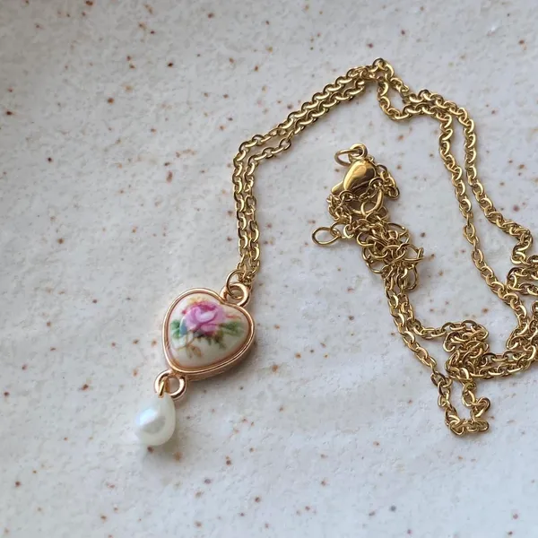 Handmade cottage fairy antique style heart rose necklace🌹🩵 - Image 7