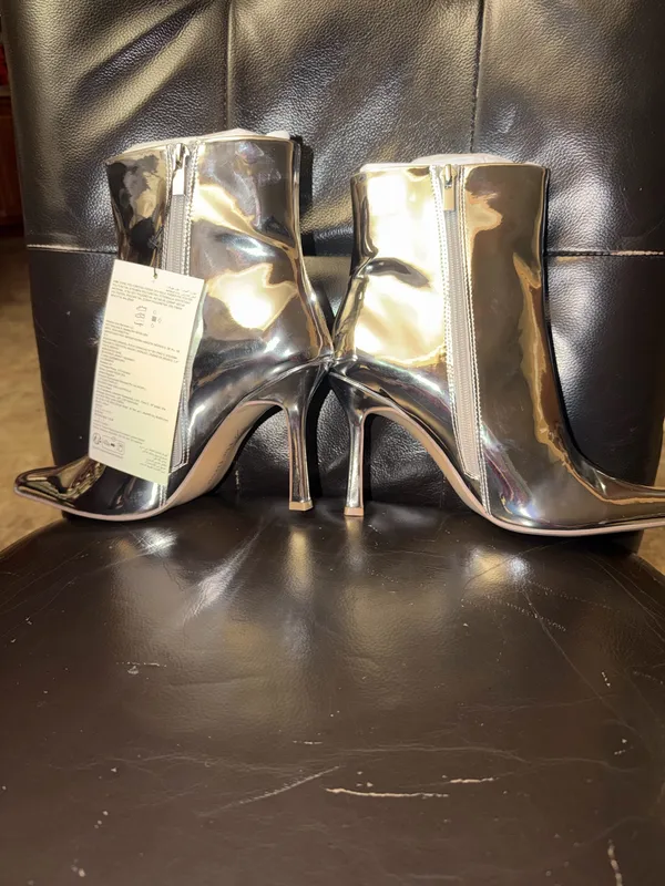 Boots Silver Size 8 - Image 2