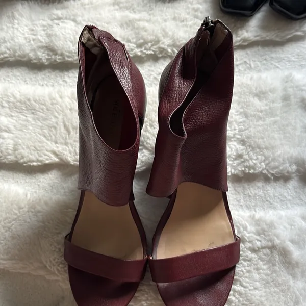 Sole Society Burgundy Leather Wedge Sandals Size 7 - Image 3