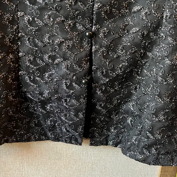 FINAL MARKDOWN , INTRICATELY detailed ladies blouse - Image 8