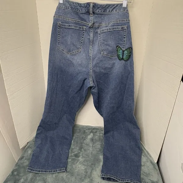 Torrid Premium Denim Boyfriend Stretch Jeans Size 18 Butterfly Patch - Image 4