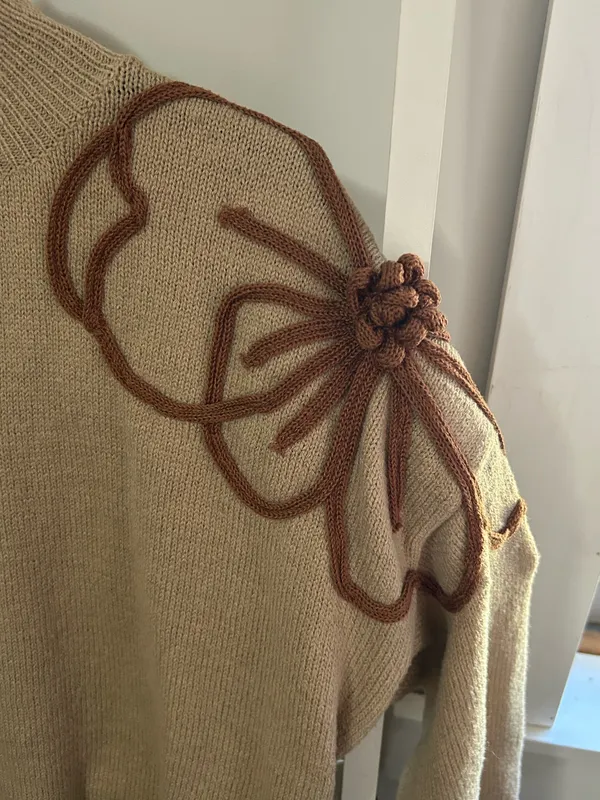 Sweater Tan Size M - Image 3