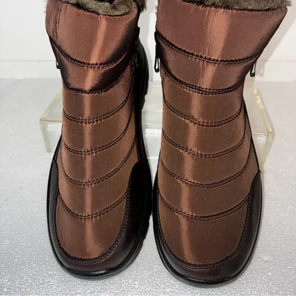 ❄️🥶Size:10 Brown Winter Cozy Boots with Durable Soles and Classic Design - Image 3