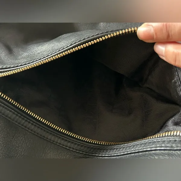 MICHAEL Michael Kors Matilda Pebbled Leather Shoulder Bag / Hobo in Black - Image 10