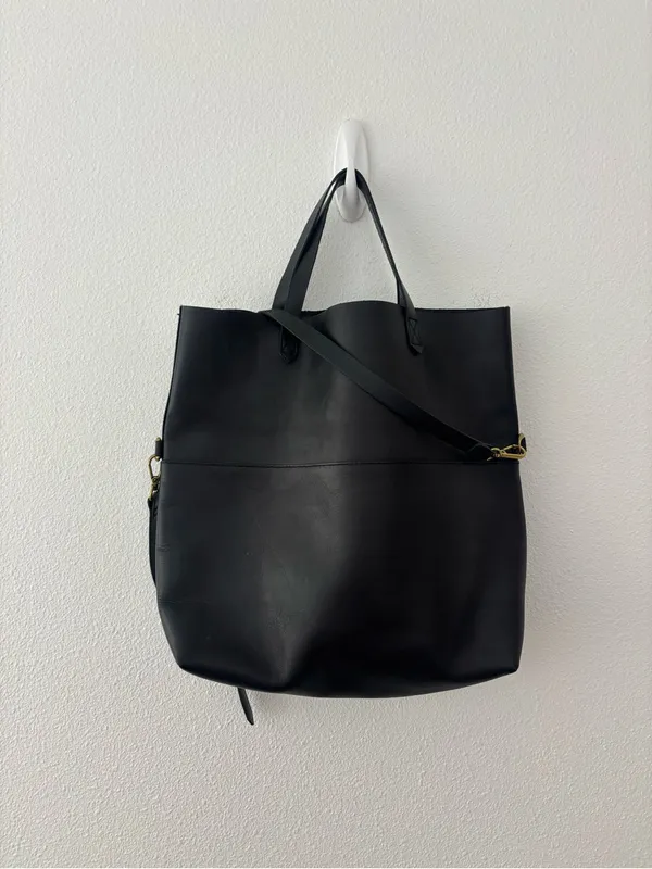 Madewell The Foldover Transport Tote in black leather - Image 2