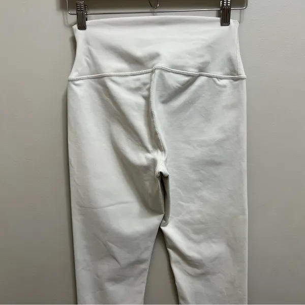 ALO Yoga 7/8 High Waist Air Brush Leggings White Size M - Image 5
