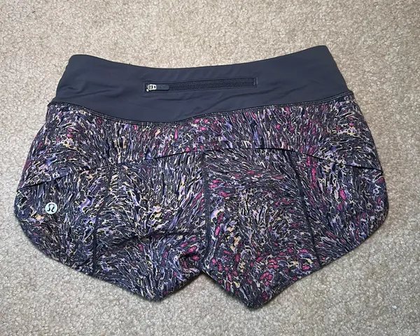 Lululemon Speed Up 2.5 Inch Shorts - Image 2