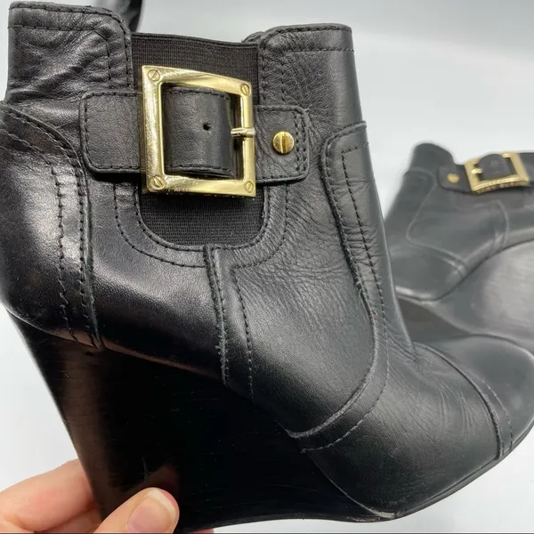 Tory Burch Black Leather Ankle Boots Wedges Womens 5 Booties Luxury Gold Buckle - Image 5