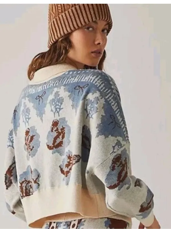 (E-578) Free People Cropped Floral V-Neck Sweater in Cream, Blue & Brown - Image 4