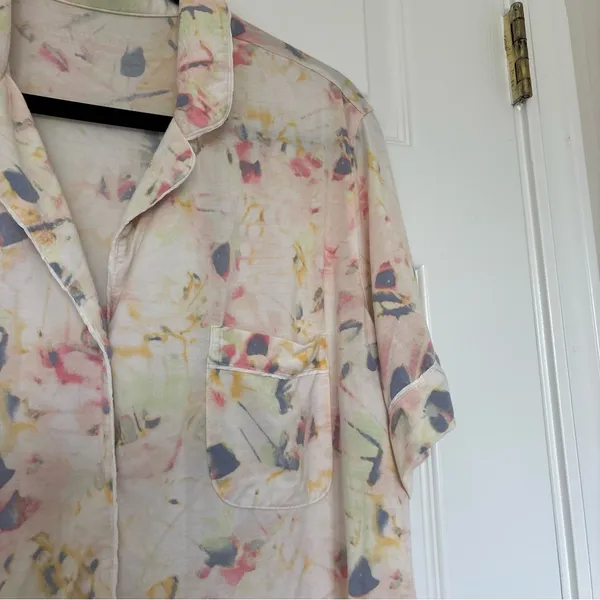 Victoria's Secret Short Sleeve Button Up Pajama Shirt Size Large - Image 3