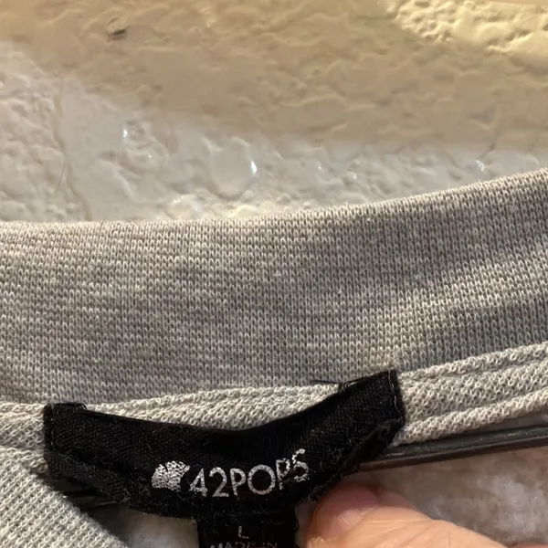 FINAL MARKDOWN 42pops sweatshirt large Gray - Image 3