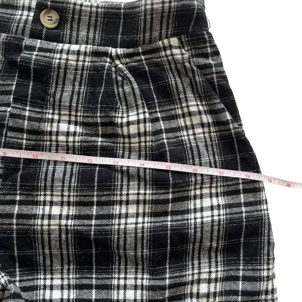 Altar'd State Shorts Juniors M Black White Plaid High Rise Pockets Casual - Image 7