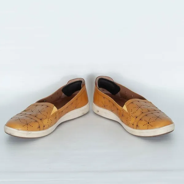 Cobb Hill Bailee Slip On Leather Loafers in Sweet Corn Womens Size 7.5‎ - Image 3