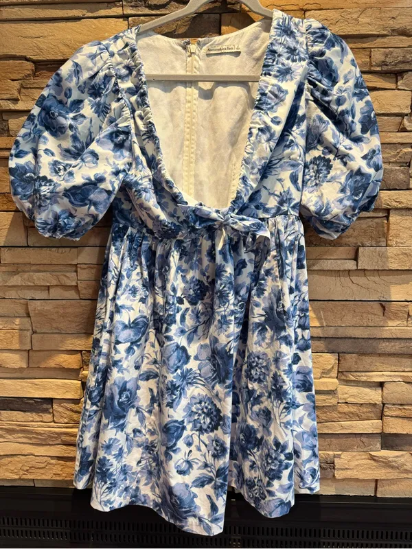 Abercrombie and Fitch Blue Floral Tie Front Dress Size S - Image 2