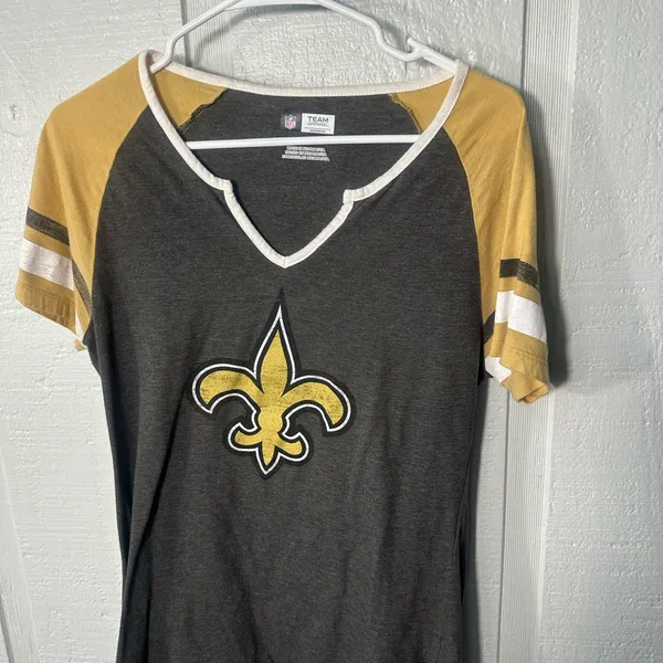 NFL Women’s Short Sleeve New Orleans Saints Tshirt Size Size Large EUC - Image 3