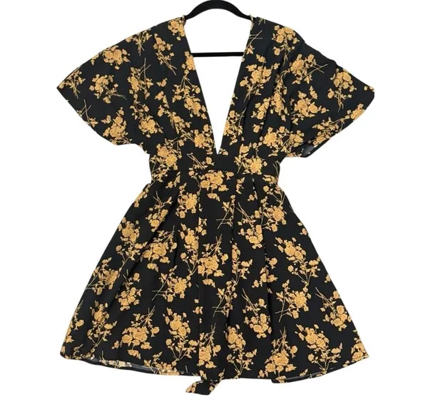 Black Poppy NWT Gold & Black Floral V-Neck Mini Wrap Dress Medium - Image 4