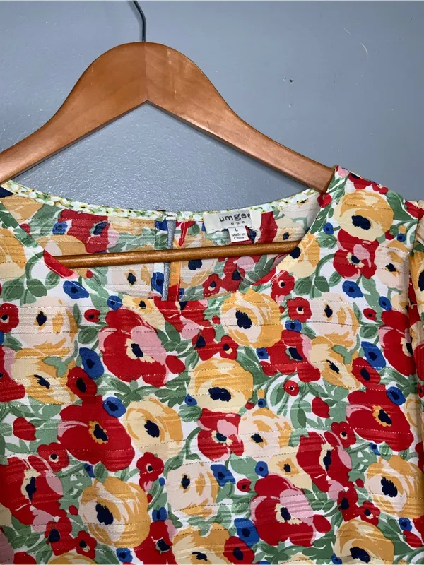 Umgee Floral Puff Sleeve Peplum Top in Red, Yellow, Green & Blue Large - Image 5