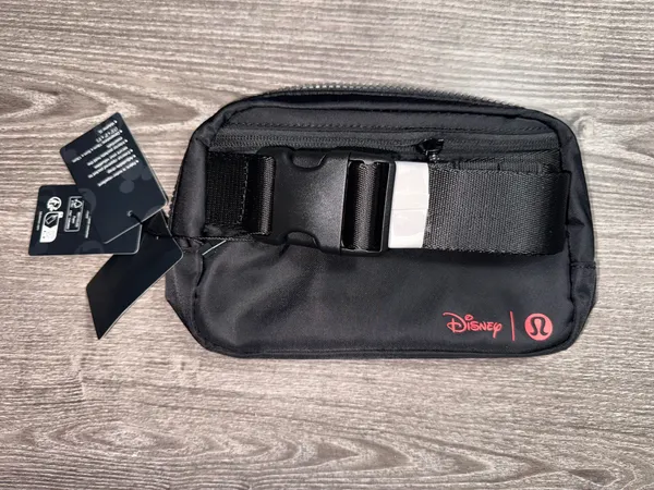New Disney Parks Lululemon Mickey Everywhere Belt Bag Fanny Pack Black Strap✨ - Image 3