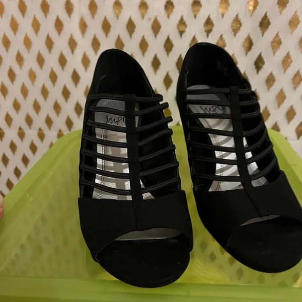 Black Strappy heels pumps size 7 - Image 4