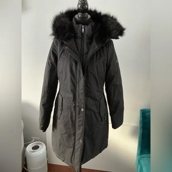 Women’s winter coat 🖤 EUC 🖤 Black Size M - Image 3