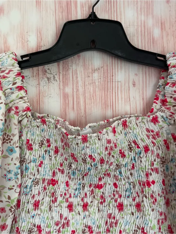 Sokie Collective White Puff Sleeve Greenwich Ditsy Floral Smocked Top Sz M - Image 5