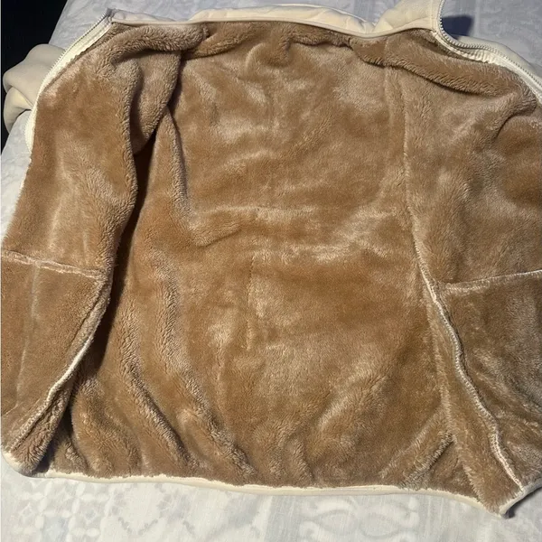Cream Teddy women Jacket Size L - Image 8