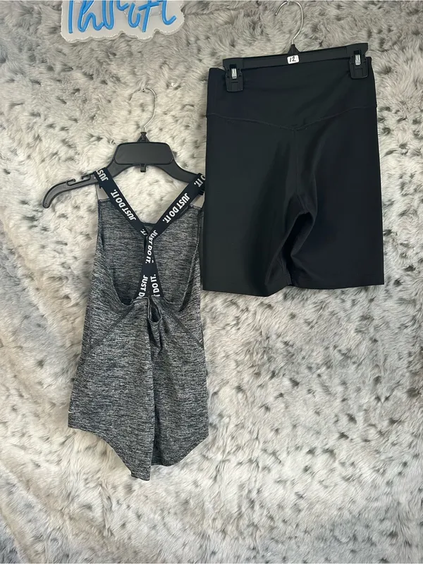 7. Nike 2pc set xs/s bundle - Image 2