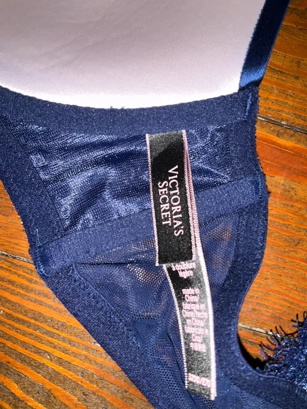 Victoria’s Secret Front-Close Racerback Lightly Lined Plunge Bra 32DD - Image 3