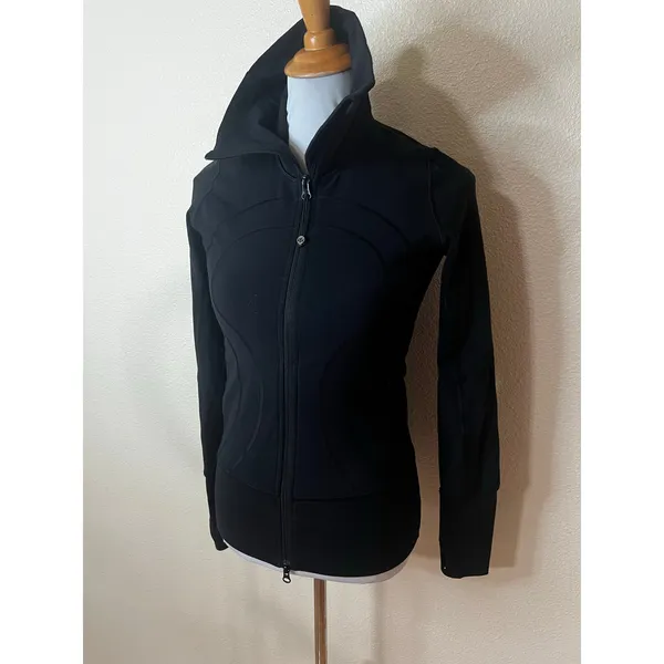 Lululemon In Stride Athletic Jacket thumbholes zipper zip black womens 4 - Image 4