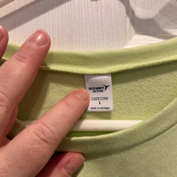 Old Navy Active Cozecore Lime Green Cropped Long‎ Sleeve Cutout Back Top Large - Image 3