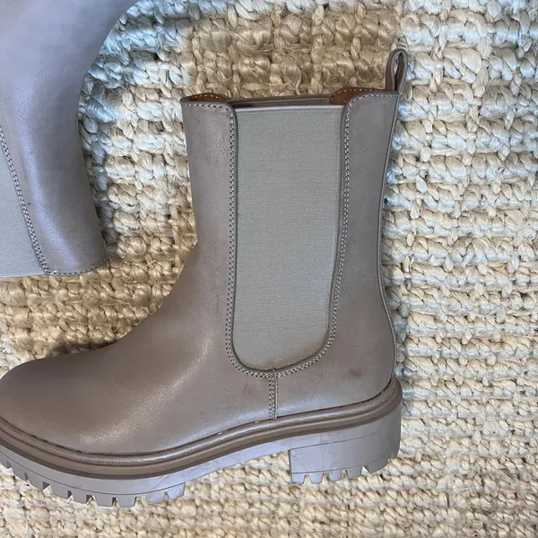 Anna Field Lug Sole Boot Sz 9 Gray - Image 3