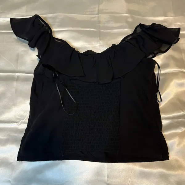 Abercrombie & Fitch Ruffle Sleeveless Blouse - Image 3