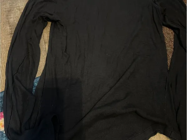 Lululemon Black Long Sleeve Women's Top - Image 4