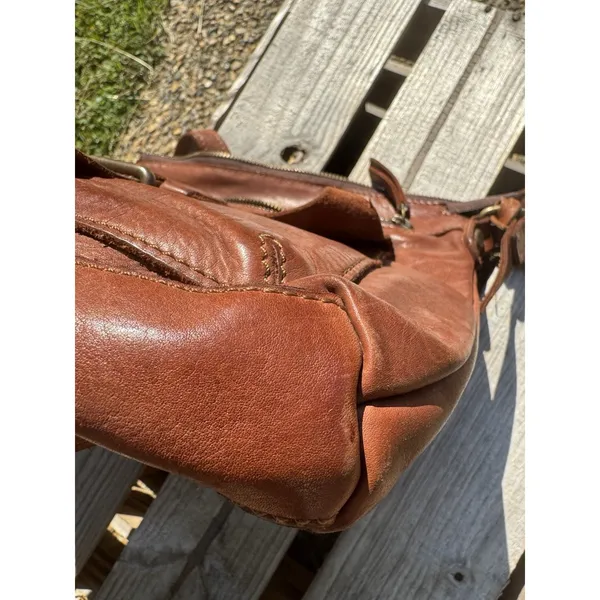 Harbour 2nd Leather Brown Crossbody Distressed Buckle‎ Purse - Image 6