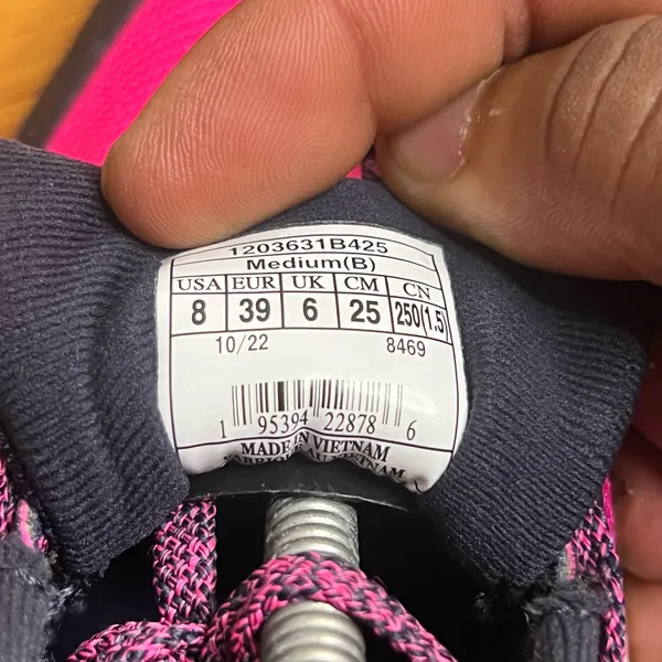 Brooks Cascadia 16 Pink Blue 1203631B425 Size 8W NO BOX - Image 2