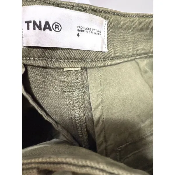 Aritzia Tna cargo pants size 4 - Image 3