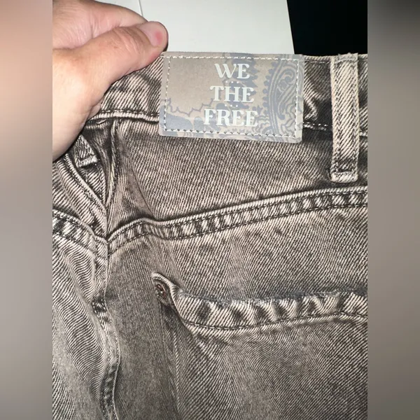 NWT FREE PEOPLE We The Free Olsen Cuffed Crop Barrel Jeans - Slate $128 - Image 11