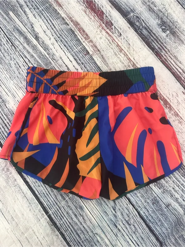 DSG High Rise Stride Performance Shorts in Tropical Print - Image 4