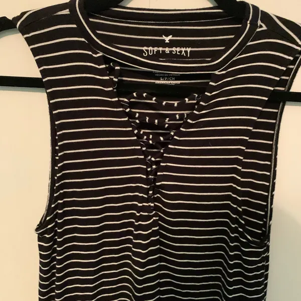 American Eagle Flowy tank top - Image 5