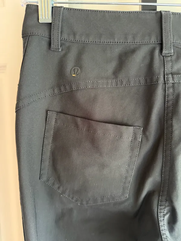 Lululemon Women's Black Zipper Work Ankle Dress Casual Pants Size: 4 - Image 3