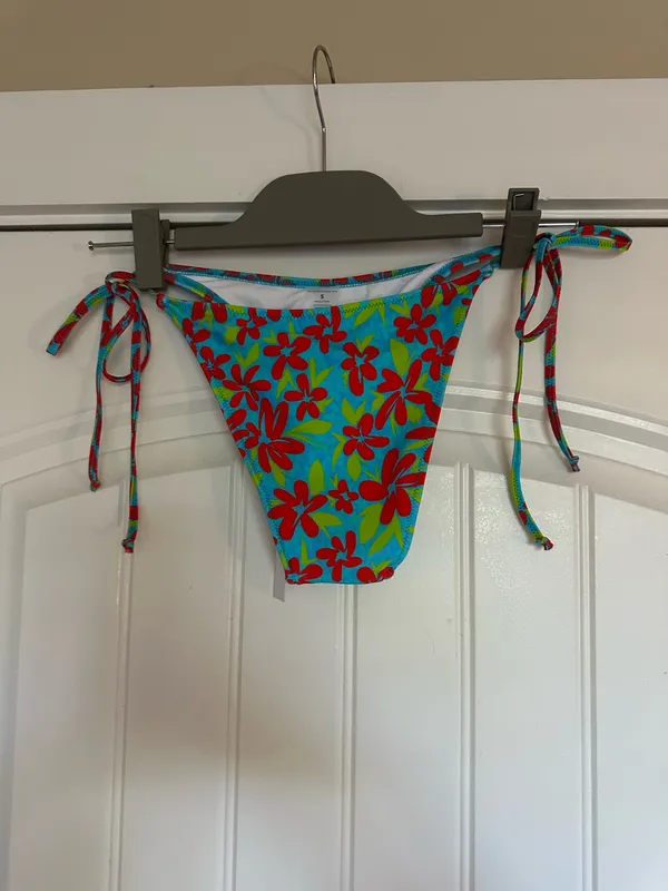 Bright Swimwear Bikini Set Floral - Image 2
