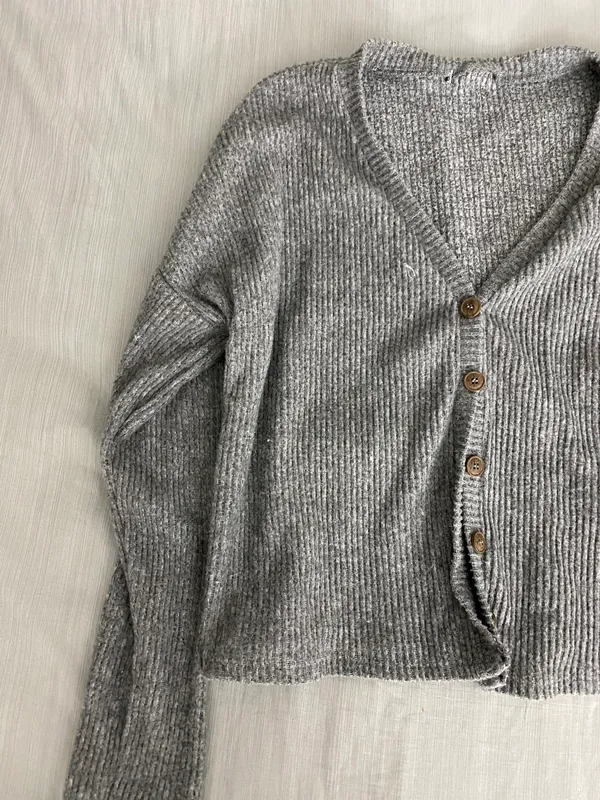 Urban Outfitters Gray Ribbed Cropped Cardigan - Image 4