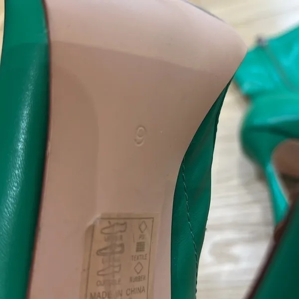 Azalea Wang Nova stiletto boots in green metallic - Image 8