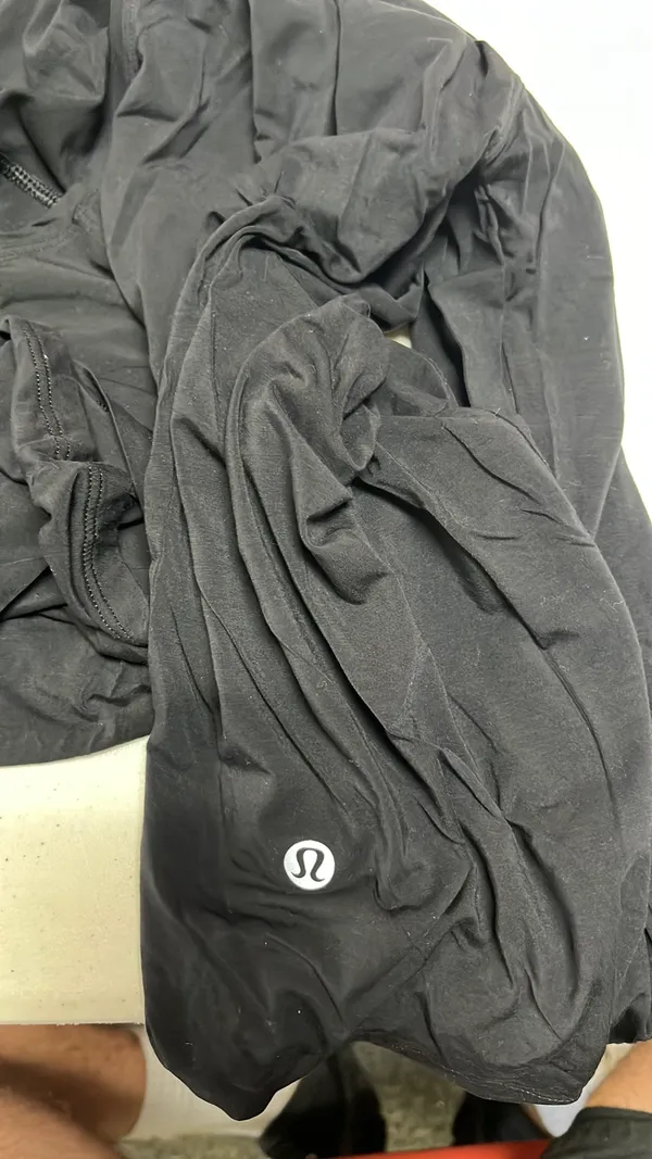Lululemon Black Top Women’s Long Sleeve - Image 2