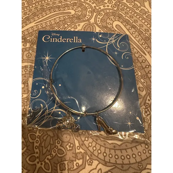 NWT Disney Parks Princess Cinderella Pumkin Carriage Bangle Charm Bracelet - Image 2