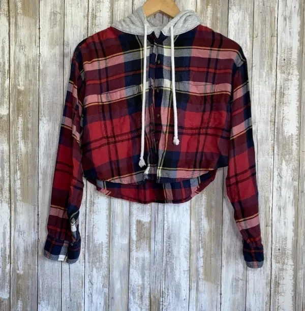 American Eagle Cozy Cabin Cropped Hoodie Flannel •XS - Image 3