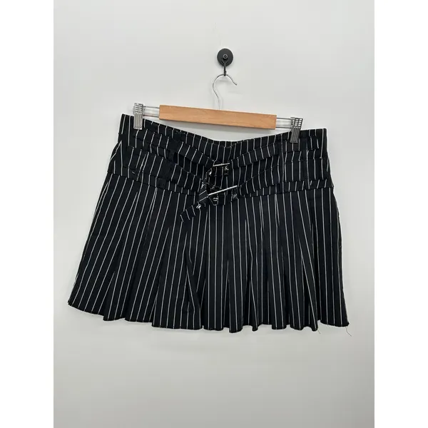 Like an angel Y2K Black Pinstripe Pleated Mini Skirt Buckle Strap Punk Grunge Goth Festival - Image 3