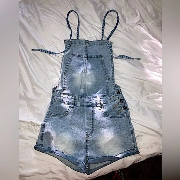 Size xs Light-wash Jean Style Romper Outfit - Image 9