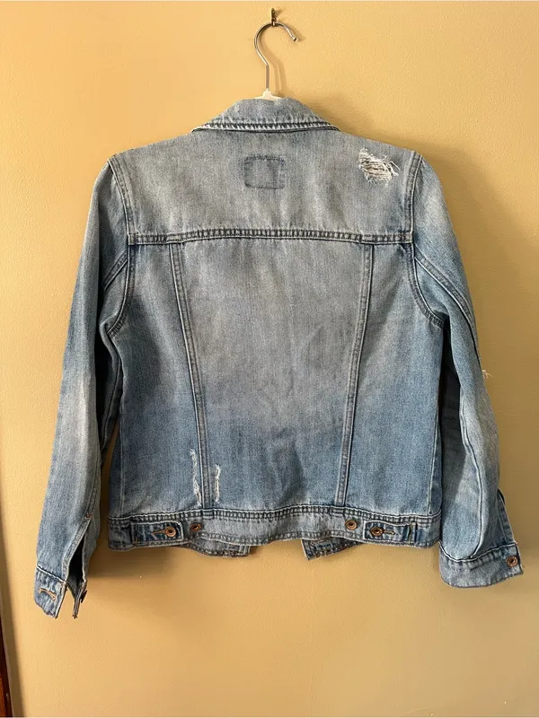 Old Navy Light Blue Distressed Denim Jacket - Image 5